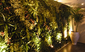 ディスプレイ例｜フェイクグリーン装飾、人工観葉植物、壁面緑化（グリーンウォール）を手掛けます